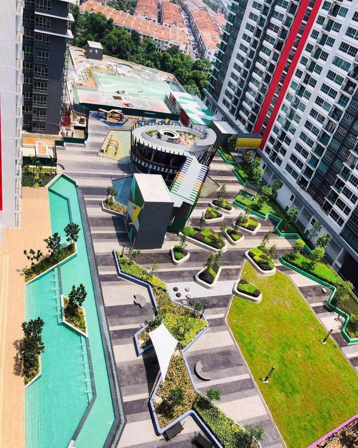 Rantissi Homestay The Zizz Damansara North Petaling Jaya Esterno foto